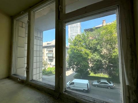 коммерческая по адресу Кловский спуск, 18