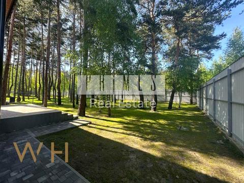 дом по адресу Євгена Плужника ул.