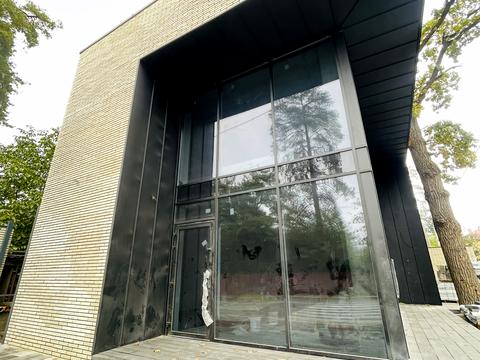 коммерческая по адресу Мечнікова, 32