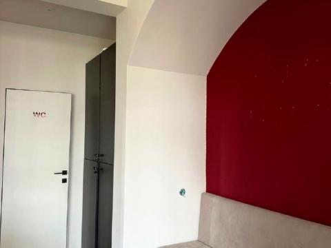 комерційна за адресою Малоголосківська вул., 32д