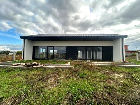 дом по адресу Бурштинова