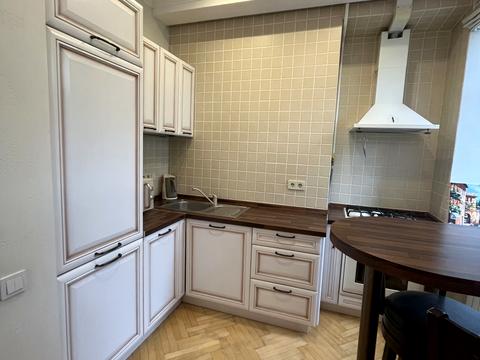 квартира за адресою Київ, Михайла Грушевського вул., 28/2