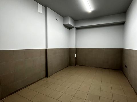 паркомісце за адресою Полуботка, 18