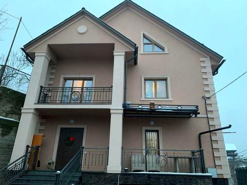 будинок за адресою Клінічна вул., 3