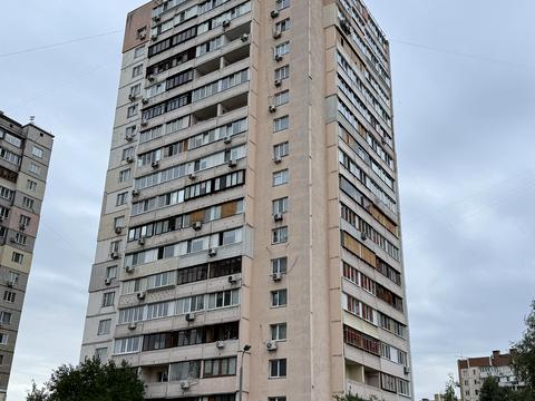 квартира за адресою Лариси Руденко вул., 10-В