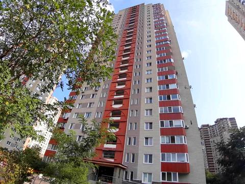 квартира за адресою Анни Ахматової вул., 28
