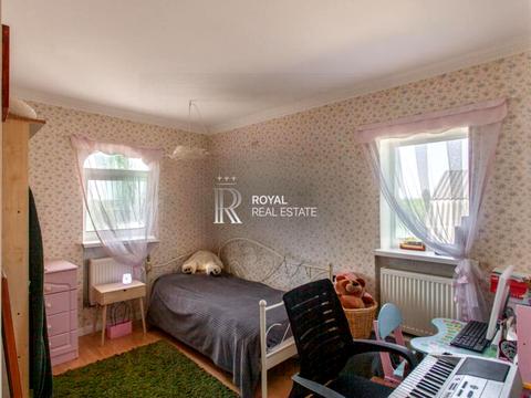 будинок за адресою Квітнева