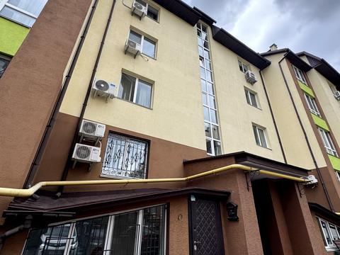 комерційна за адресою Дорошенко вул., 15
