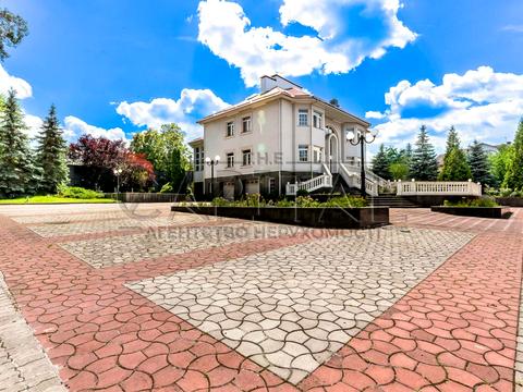 комерційна за адресою Патріарха Володимира Романюка вул. (Жовтнева), 2Б
