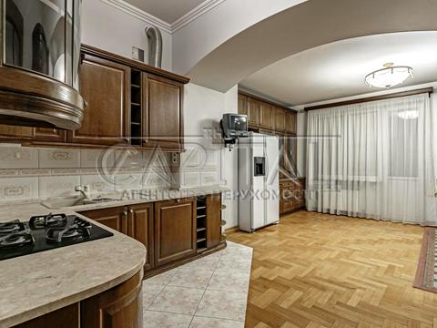 комерційна за адресою Саксаганського вул., 29