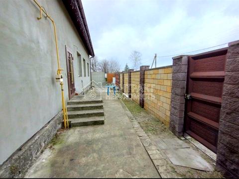 будинок за адресою смт. Безлюдівка, Полунична вул.