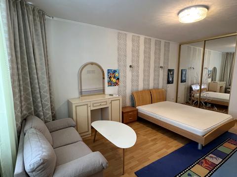 квартира за адресою Анни Ахматової вул., 35-А