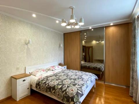 квартира за адресою Космічна вул., 3