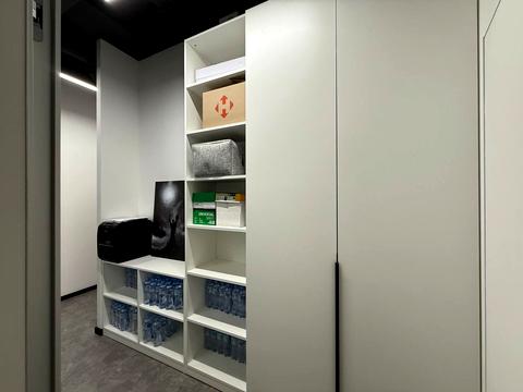 комерційна за адресою Сім'ї Прахових вул. (Гайдара), 50