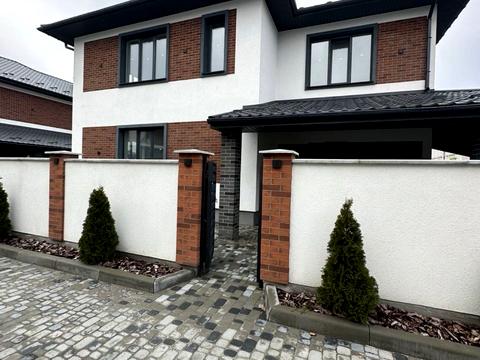 будинок за адресою Набережна вул.