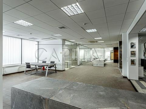 комерційна за адресою Саперно-Слобідська вул., 22