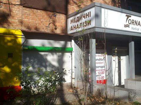 комерційна за адресою вул. Професора Бузника, 5