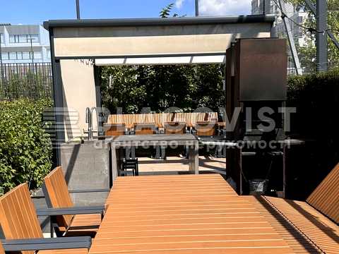 квартира за адресою Салютна вул., 2к18