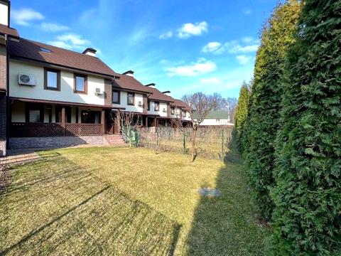 будинок за адресою Горіхова