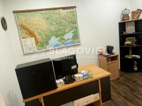 комерційна за адресою Євгена Чикаленка вул. (Пушкінська), 32-Б