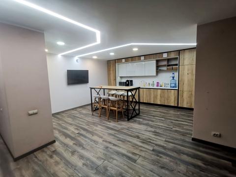 комерційна за адресою Якова Головацького вул., 23