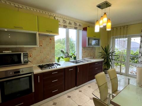 будинок за адресою вул. Корольова Академіка, 2