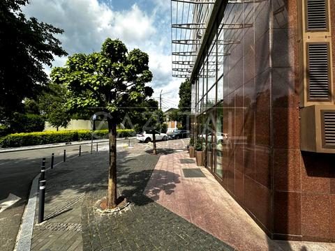 комерційна за адресою Київ, Звіринецька вул., 47