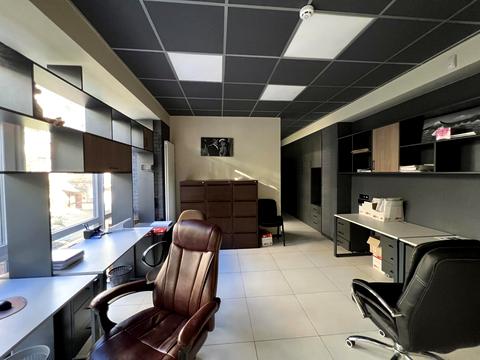 комерційна за адресою Набережно-Хрещатицька вул., 35В