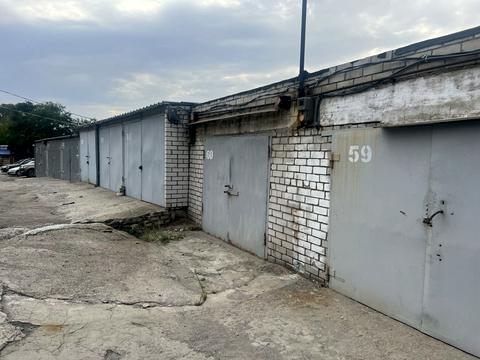 паркомісце за адресою Михайла Драгоманова вул. (Димитрова), 72
