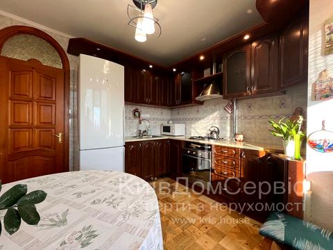 квартира за адресою Амвросія Бучми бульв., 8