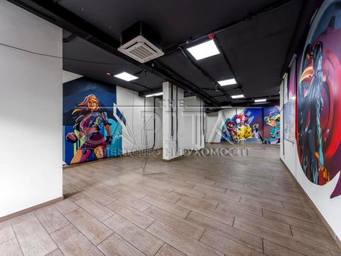 комерційна за адресою Жилянська вул., 118