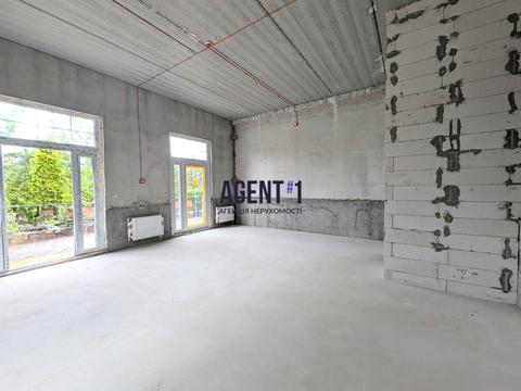 комерційна за адресою Паркова, 1А