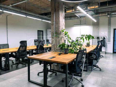 комерційна за адресою Марка Безручка вул., 24