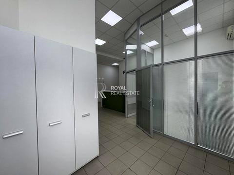 комерційна за адресою Лаврська вул. (Січневого Повстання), 16