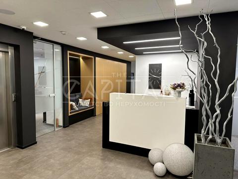 комерційна за адресою Саксаганського вул., 1