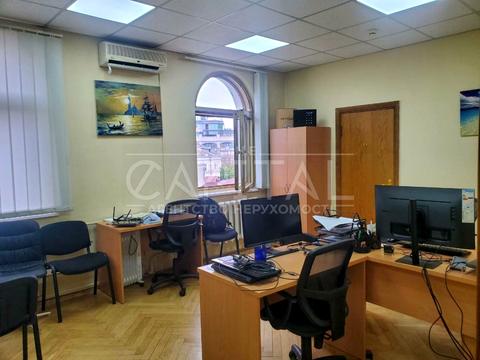комерційна за адресою Стрілецька вул., 4-6