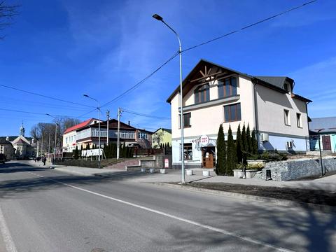 комерційна за адресою Торгова вул., 1А