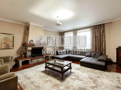 будинок за адресою Молодіжна вул. (леніна)