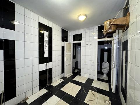 комерційна за адресою Гетьмана Мазепи вул., 11