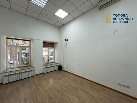комерційна за адресою Італійська вул. (Пушкінська), 38