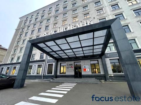 комерційна за адресою Миколи Міхновського бульв. (Дружби Народів), 19