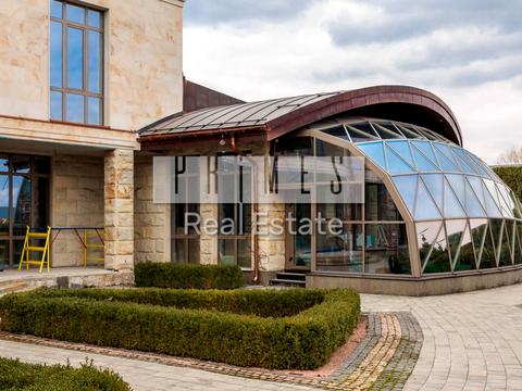 будинок за адресою Набережна вул.