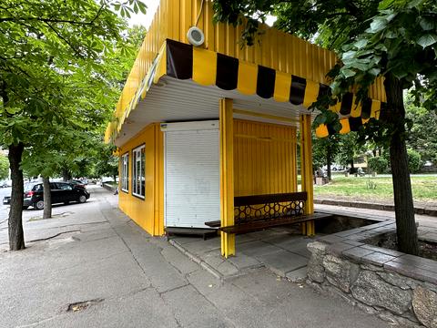 комерційна за адресою Шевченка вул., 16