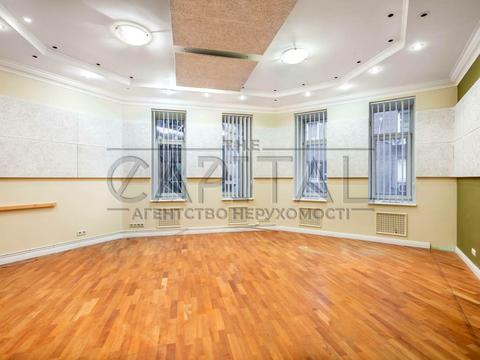 комерційна за адресою Жилянська вул., 5
