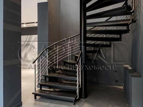 комерційна за адресою Володимирська вул., 38