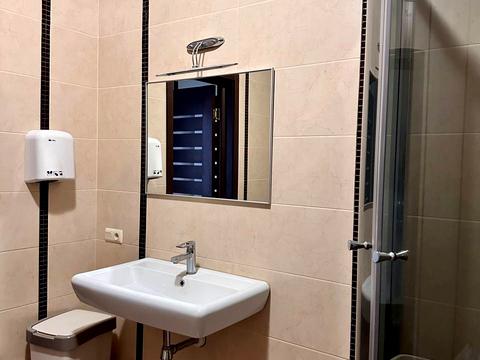 комерційна за адресою Срібнокільська вул., 3-Б