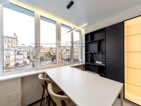 комерційна за адресою Володимирська вул., 51/53