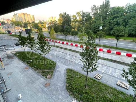 комерційна за адресою Голосіївська вул., 1