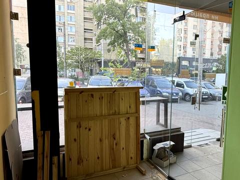 комерційна за адресою Антоновича вул. (Горького), 115