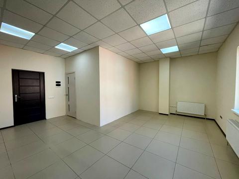 комерційна за адресою Подільська вул., 93